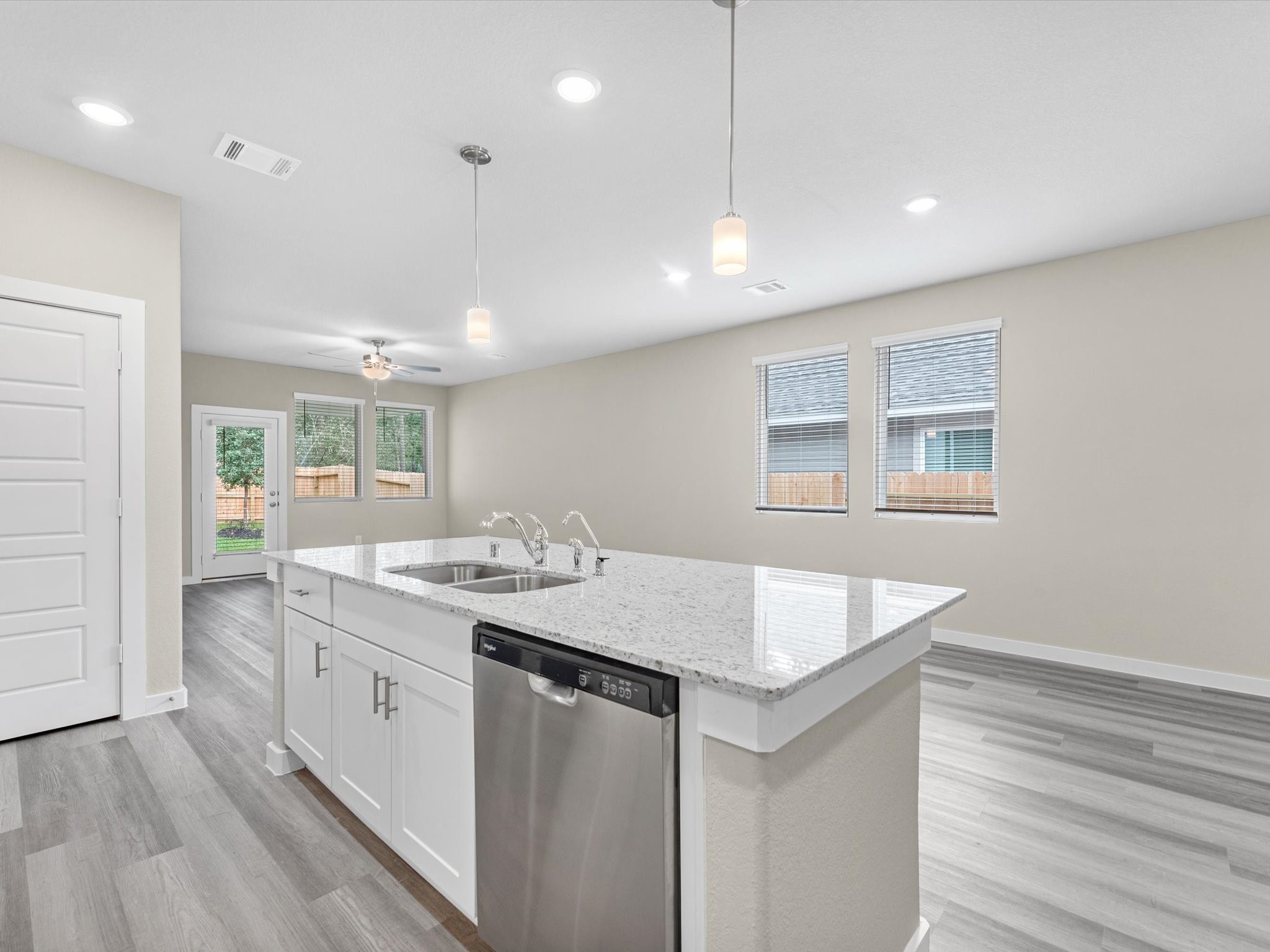 1749 Succotash Oak Court Conroe, TX 77304 - Photo 9 of 21