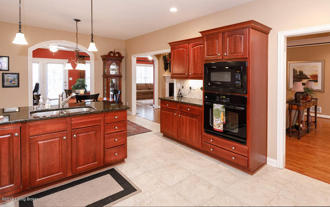 10704 Riva Road Louisville, KY 40223 - Photo 37 of 67 883F2B50-2E5E-40FC-8E77-55D3A31E16ED