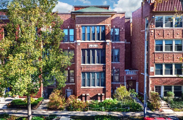 $2,895 | 7717 North Sheridan Road, Unit 3R, Chicago, IL 60626