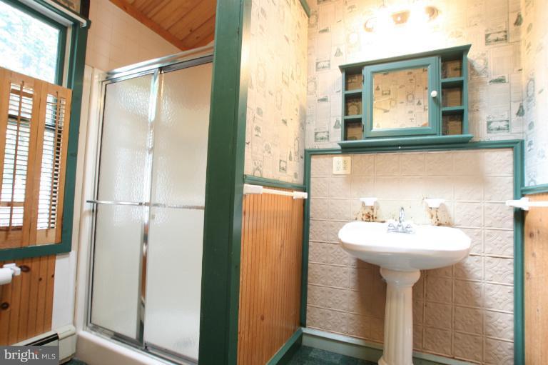 435 Little Egypt Road Elkton, MD 21921 - Photo 15 of 18 Hallway Bathroom