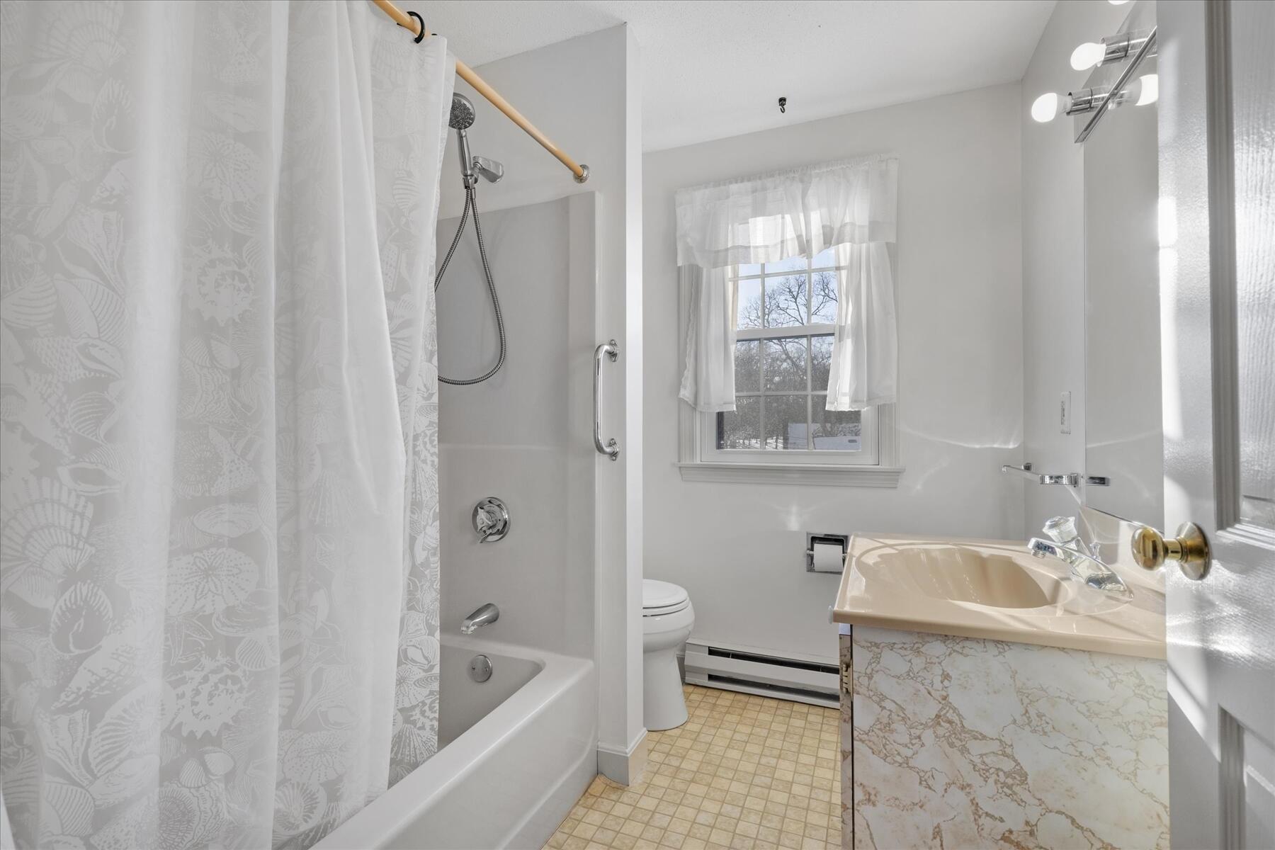 135 West Main Street, Unit 7 Hyannis, MA 02601 - Photo 16 of 27 16-MG_4658-r