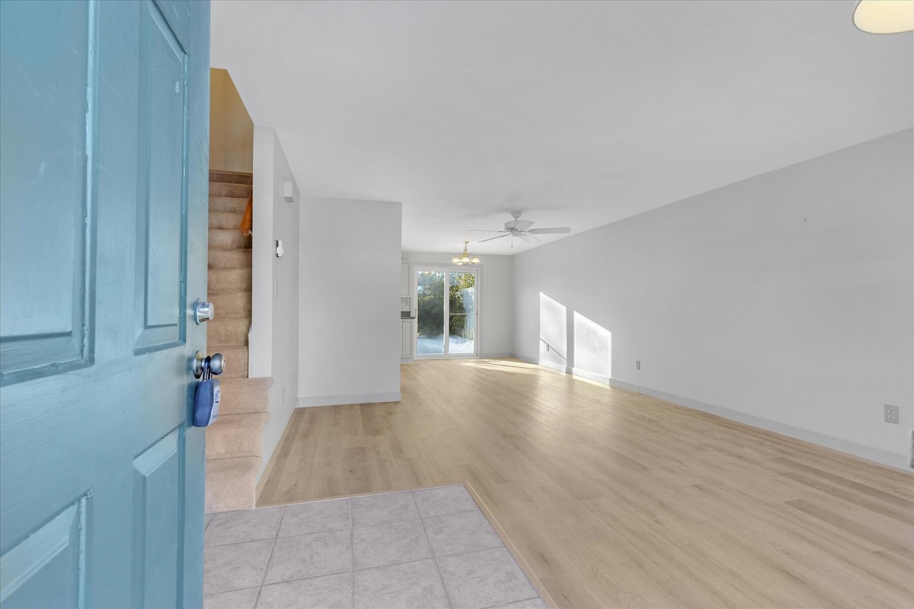 135 West Main Street, Unit 7 Hyannis, MA 02601 - Photo 2 of 27 02-MG_4589-r