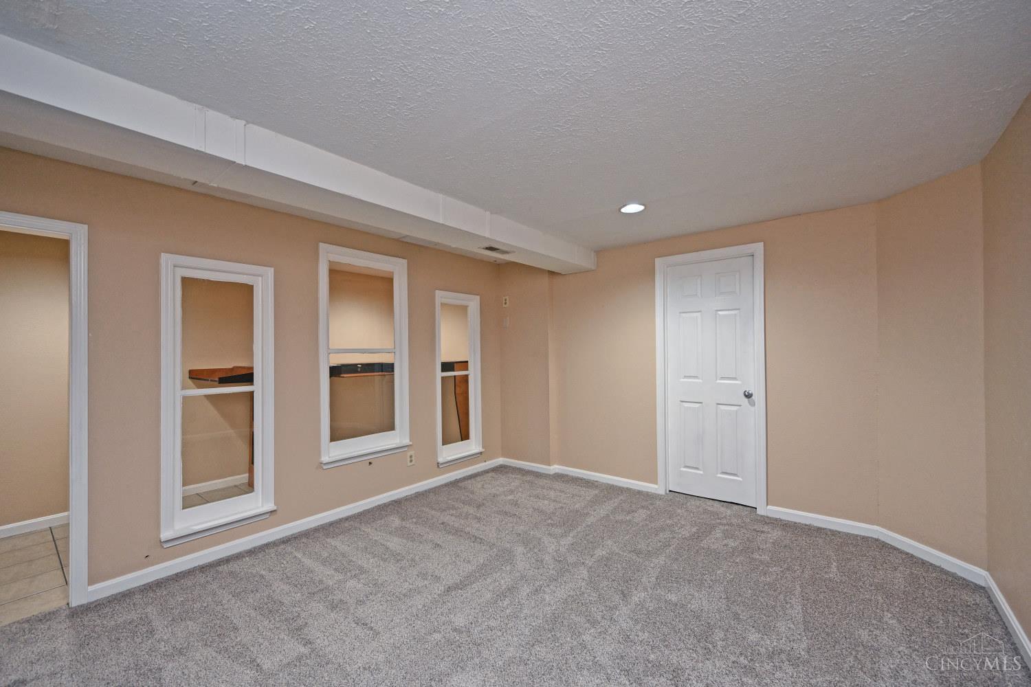 590 Rentz Place Cincinnati, OH 45238 - Photo 15 of 38