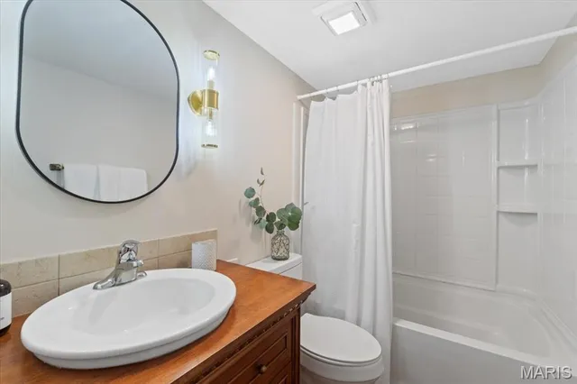 $179,900 | 1551 Swallow Drive, St. Louis, MO 63144