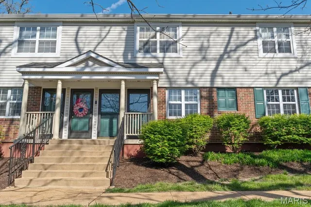 $179,900 | 1551 Swallow Drive, St. Louis, MO 63144