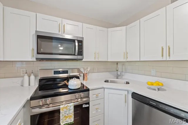 $179,900 | 1551 Swallow Drive, St. Louis, MO 63144