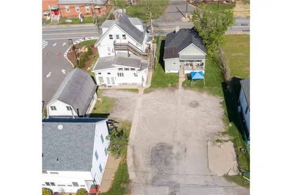 $260,000 | 524 West Pike Street, Meadow Lands, PA 15347