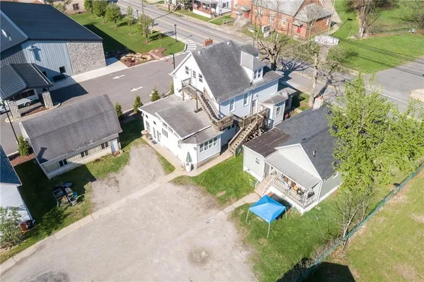 $260,000 | 524 West Pike Street, Meadow Lands, PA 15347