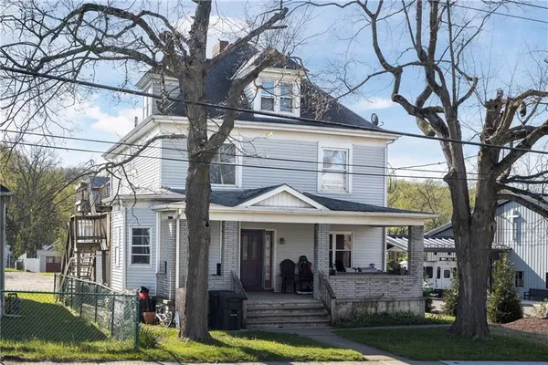 $260,000 | 524 West Pike Street, Meadow Lands, PA 15347