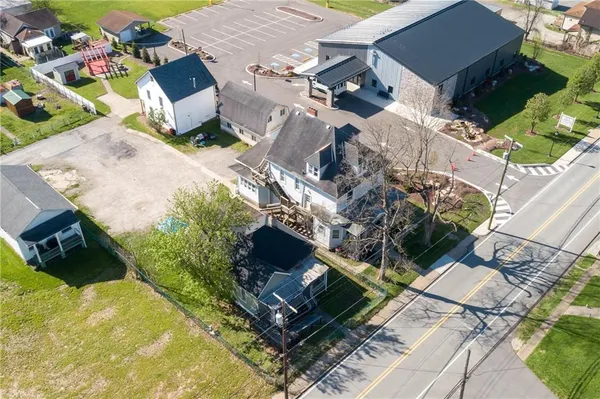 $260,000 | 524 West Pike Street, Meadow Lands, PA 15347
