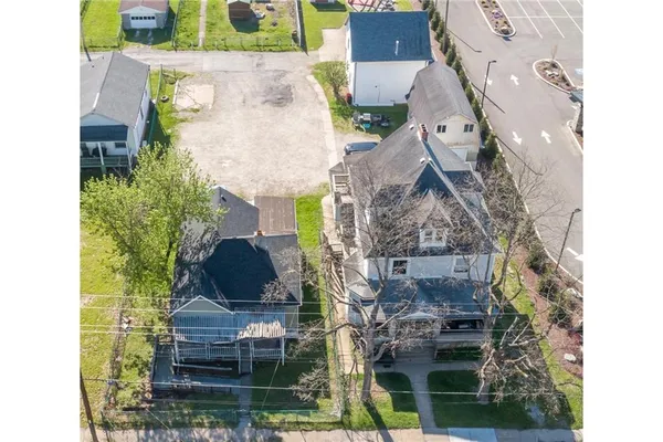 $260,000 | 524 West Pike Street, Meadow Lands, PA 15347