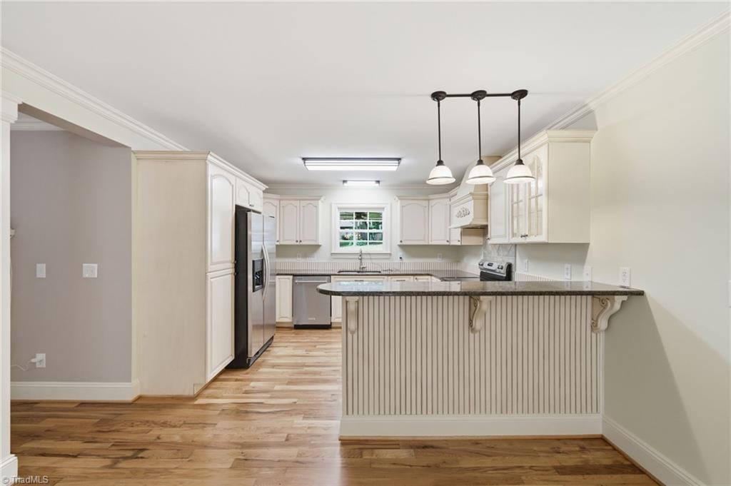 376 Staplewood Road Lexington, NC 27295 - Photo 15 of 50 DR area looking into kitchen