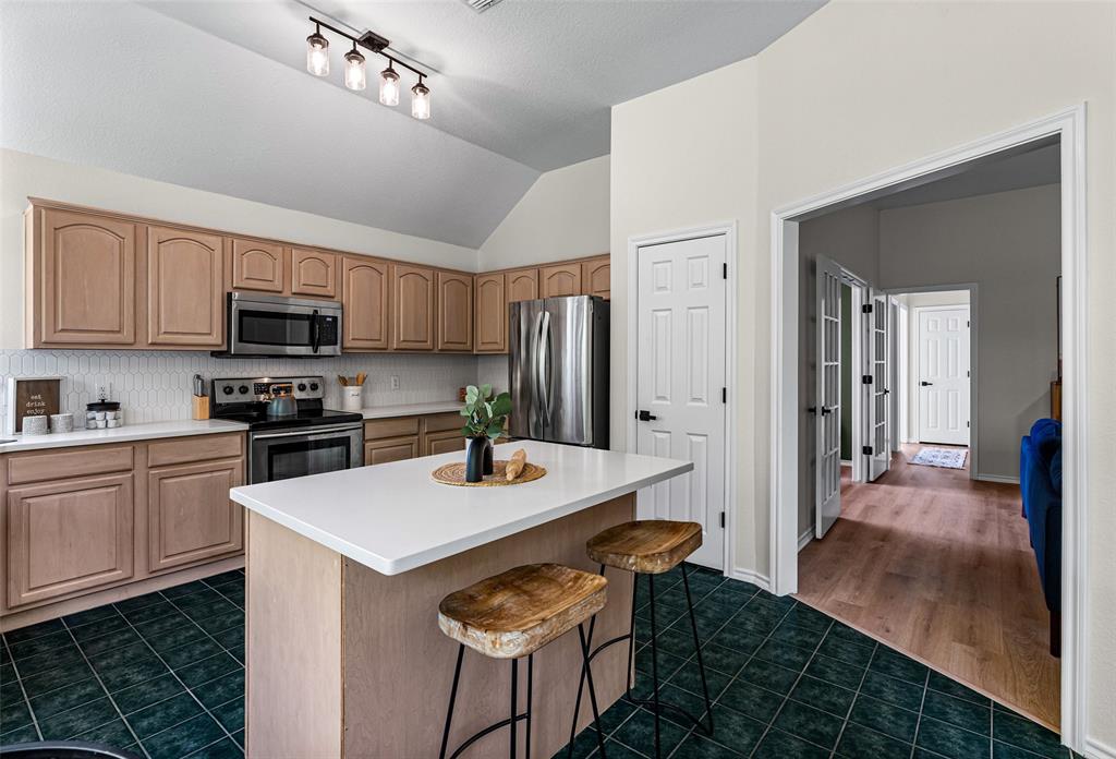1526 Shadow Run Weatherford, TX 76086 - Photo 11 of 40