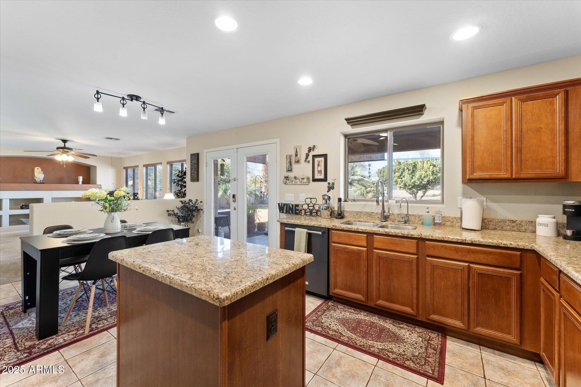 22940 South 213th Street Queen Creek, AZ 85142 - Photo 32 of 52 16-016-kitchen