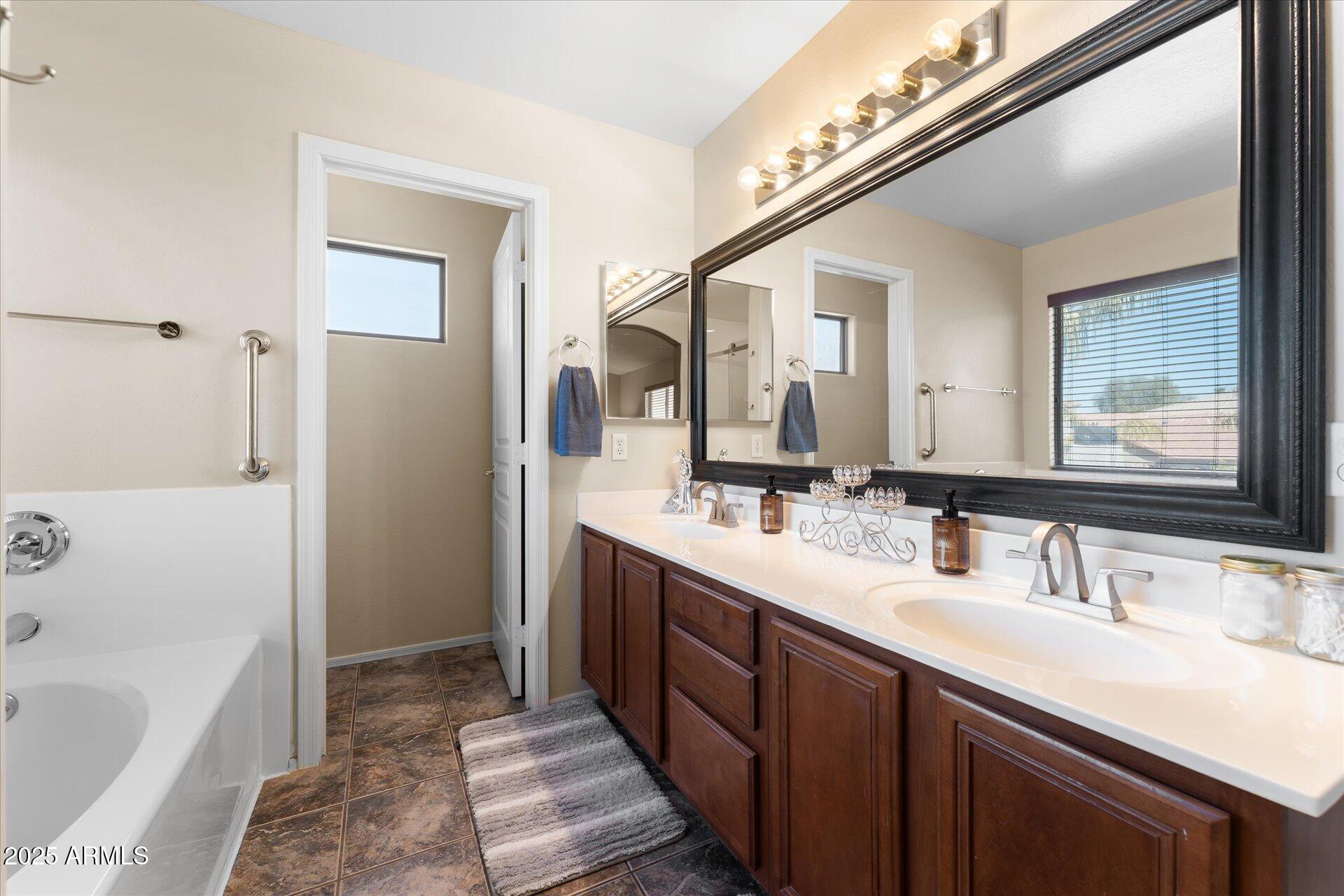 22940 South 213th Street Queen Creek, AZ 85142 - Photo 49 of 52 33-033-primary-bathroom