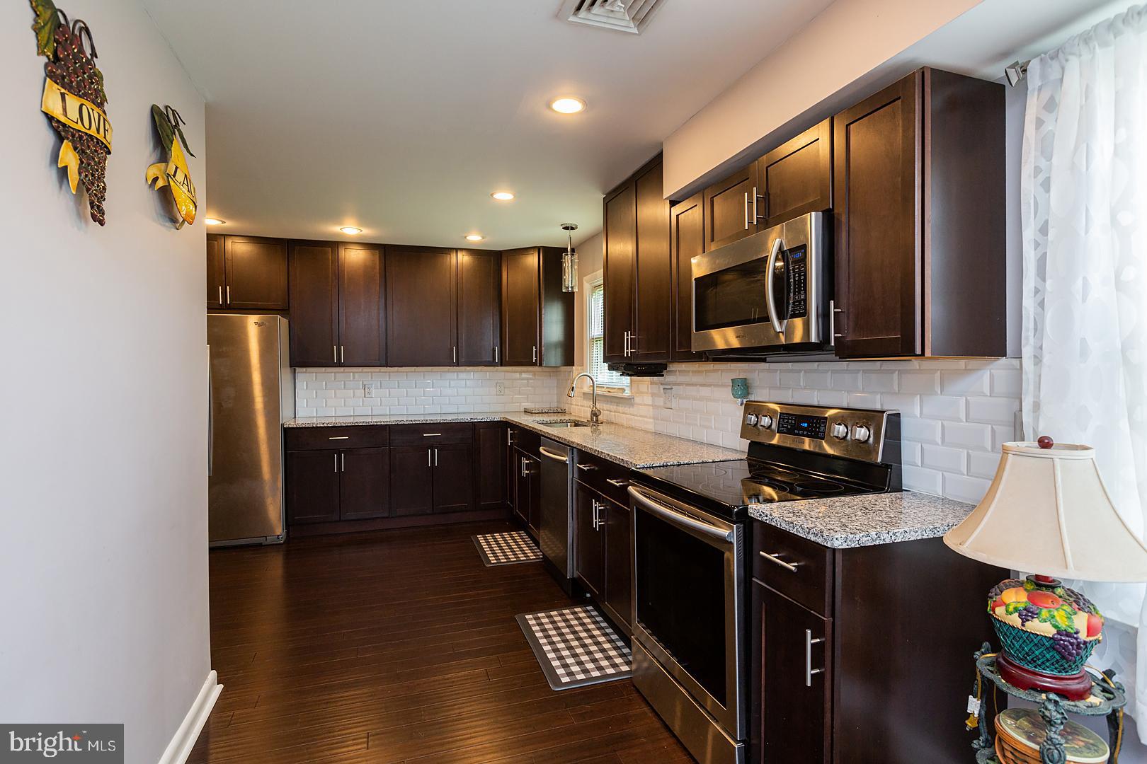 442 Haverhill Road Lancaster, PA 17601 - Photo 5 of 73