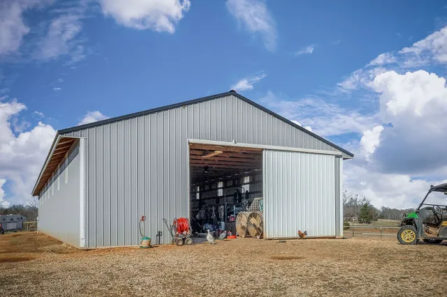 a view of a bench in a field