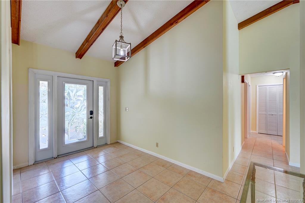 370 Southwest Harbor Street Stuart, FL 34997 - Photo 4 of 36 Gallery Image 4