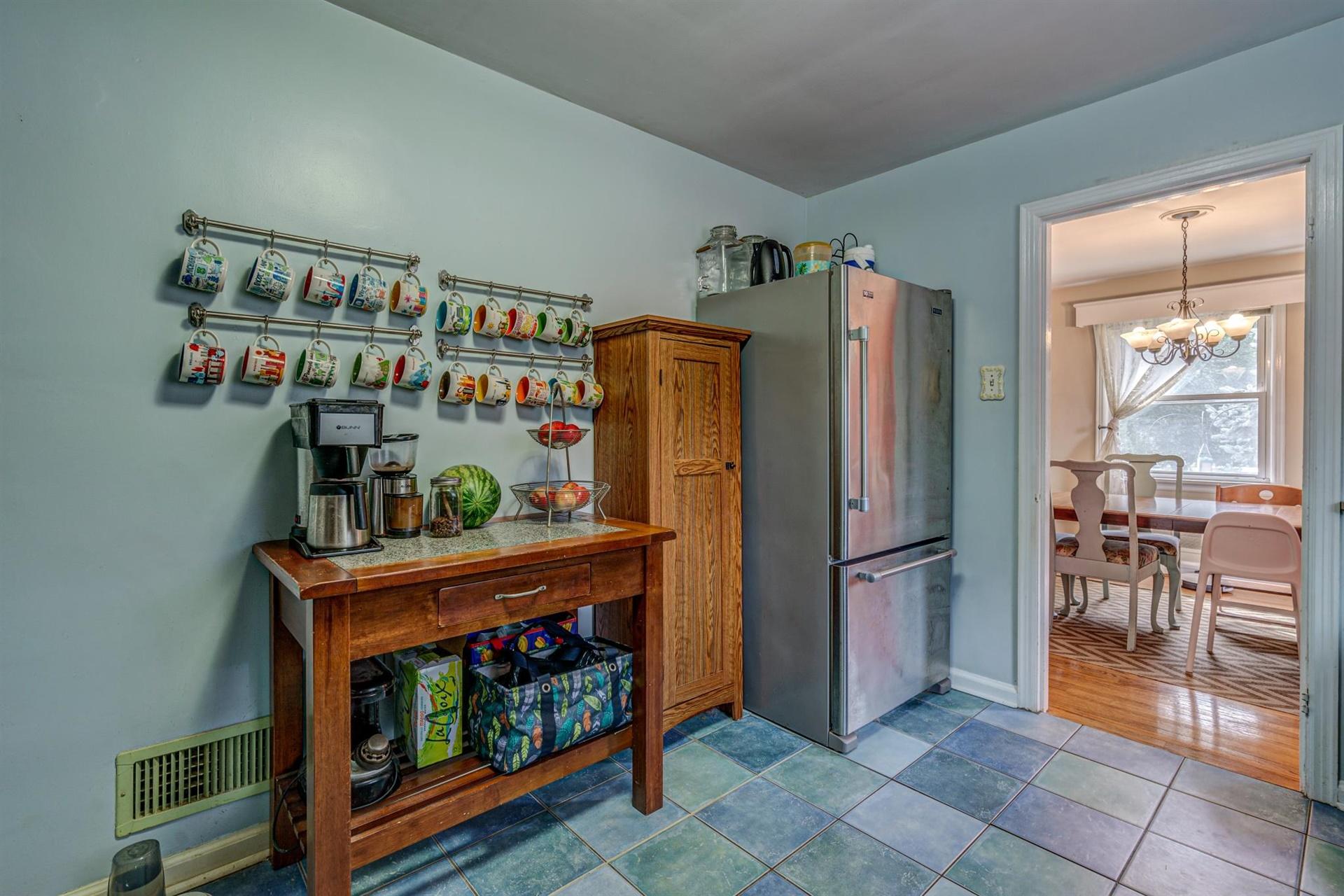 2389 Howard Road Southwest Roanoke, VA 24015 - Photo 7 of 33 12-2389 Howard 012