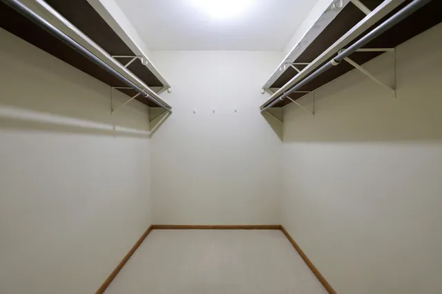 $194,900 | 1501 Woodbridge Road, Unit 3E, Joliet, IL 60436