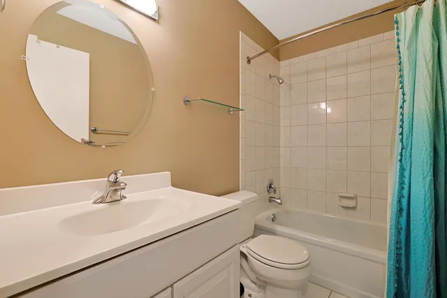 $194,900 | 1501 Woodbridge Road, Unit 3E, Joliet, IL 60436