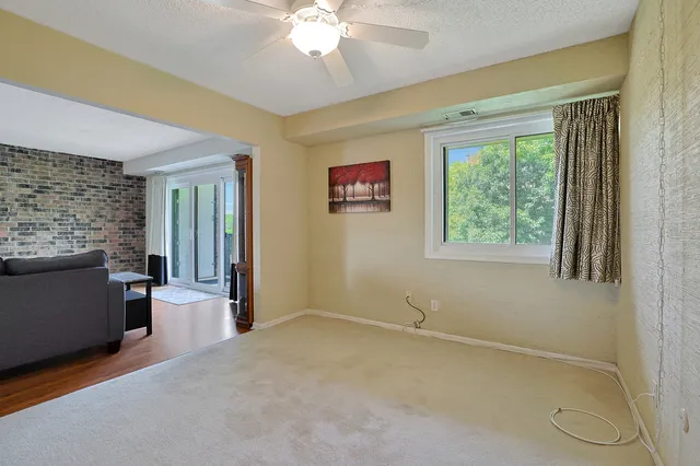 $194,900 | 1501 Woodbridge Road, Unit 3E, Joliet, IL 60436