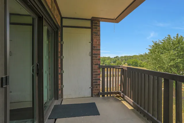 $194,900 | 1501 Woodbridge Road, Unit 3E, Joliet, IL 60436