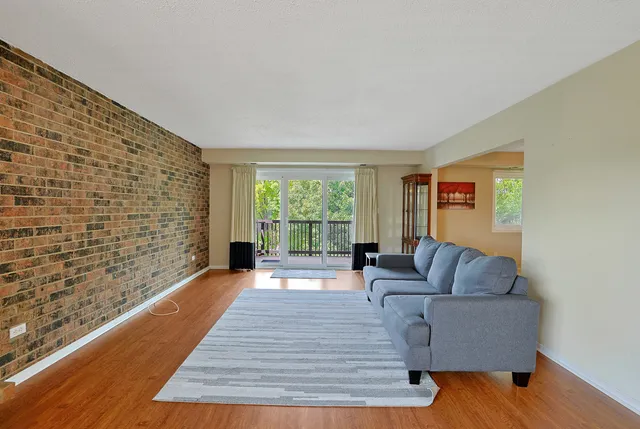 $194,900 | 1501 Woodbridge Road, Unit 3E, Joliet, IL 60436