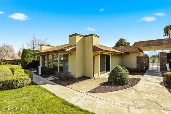 $250,000 | 5901 Barge Street, Unit 4, Yakima, WA 98908