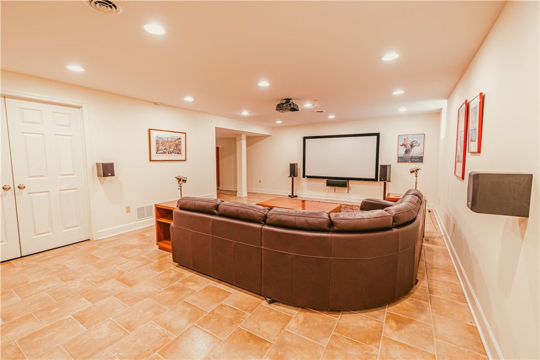 44 East Boulevard Rochester, NY 14610 - Photo 28 of 42