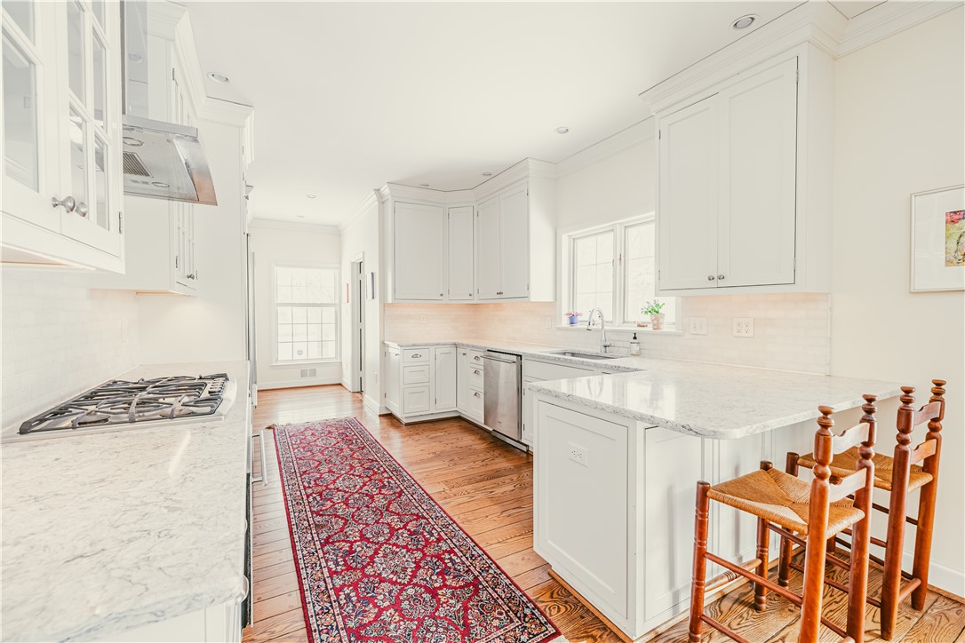 44 East Boulevard Rochester, NY 14610 - Photo 7 of 42