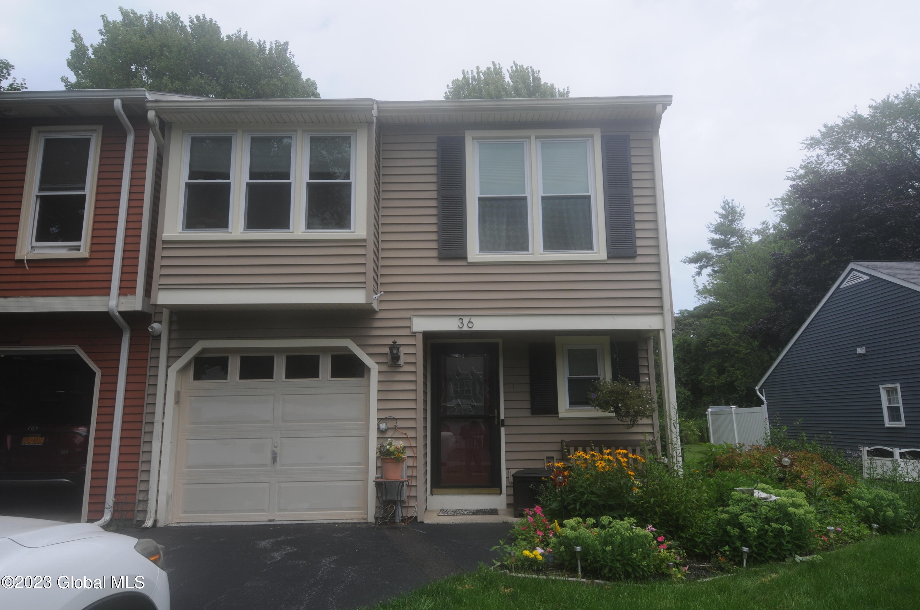 36 Carriage Road Clifton Park, NY 12065 - Photo 1 of 11 DSC_6175