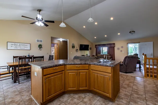 $699,900 | 22842 530th Street, West Concord, MN 55985