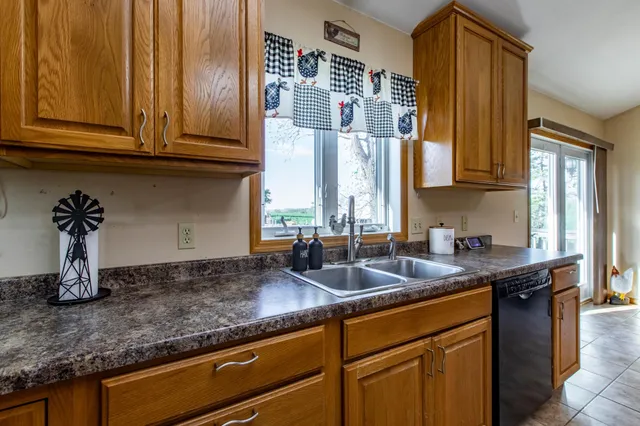 $699,900 | 22842 530th Street, West Concord, MN 55985