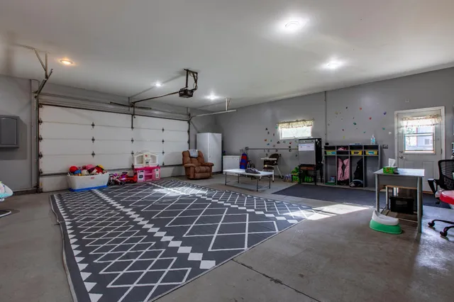 $699,900 | 22842 530th Street, West Concord, MN 55985