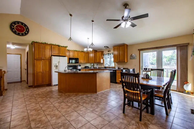 $699,900 | 22842 530th Street, West Concord, MN 55985