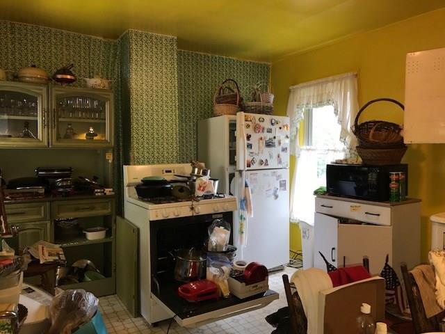 913 McLaughlin Run Road Bridgeville, PA 15017 - Photo 3 of 9 Kitchen