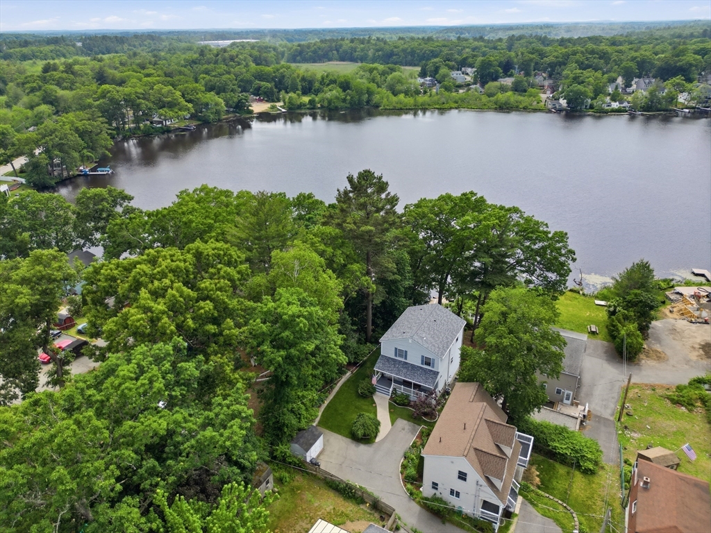 23 Shore Road North Reading, MA 01864 - Photo 4 of 36