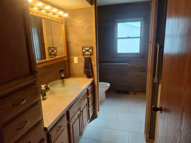 $269,000 | 901 East Bluff Street, Boscobel, WI 53805