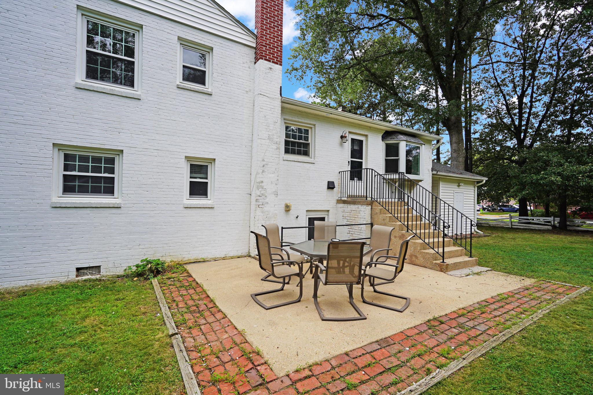 2301 Barbour Road Falls Church, VA 22043 - Photo 4 of 33 DSC02954