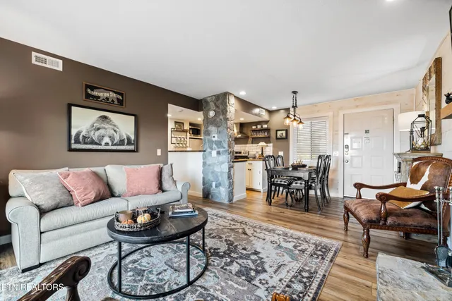 $219,000 | 3710 Weber Road, Unit E107, Gatlinburg, TN 37738