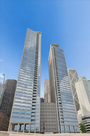 $1,550,000 | 600 North Lake Shore Drive, Unit 1305, Chicago, IL 60611