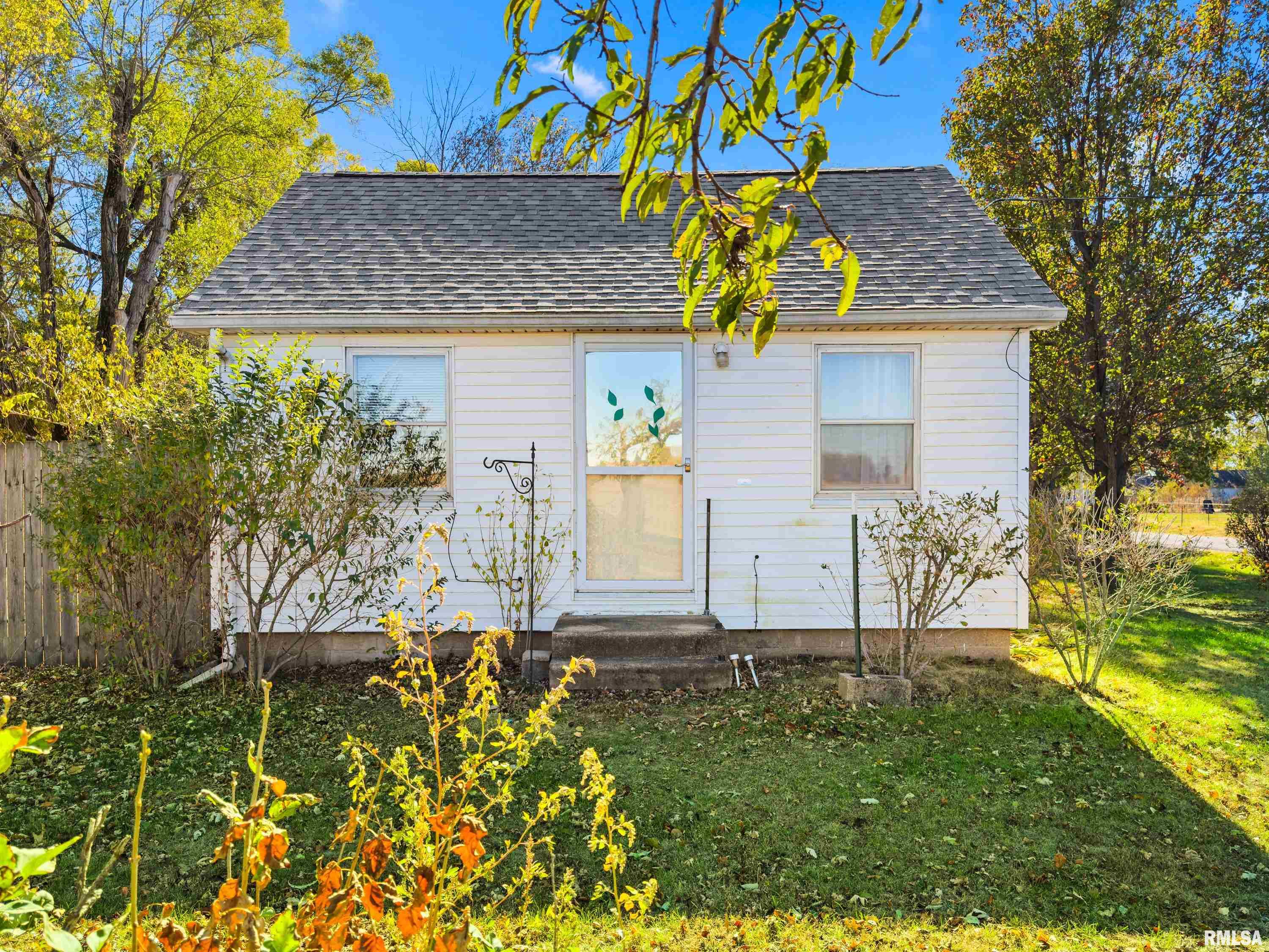 12952 Carter Road Pekin, IL 61554 - Photo 1 of 25