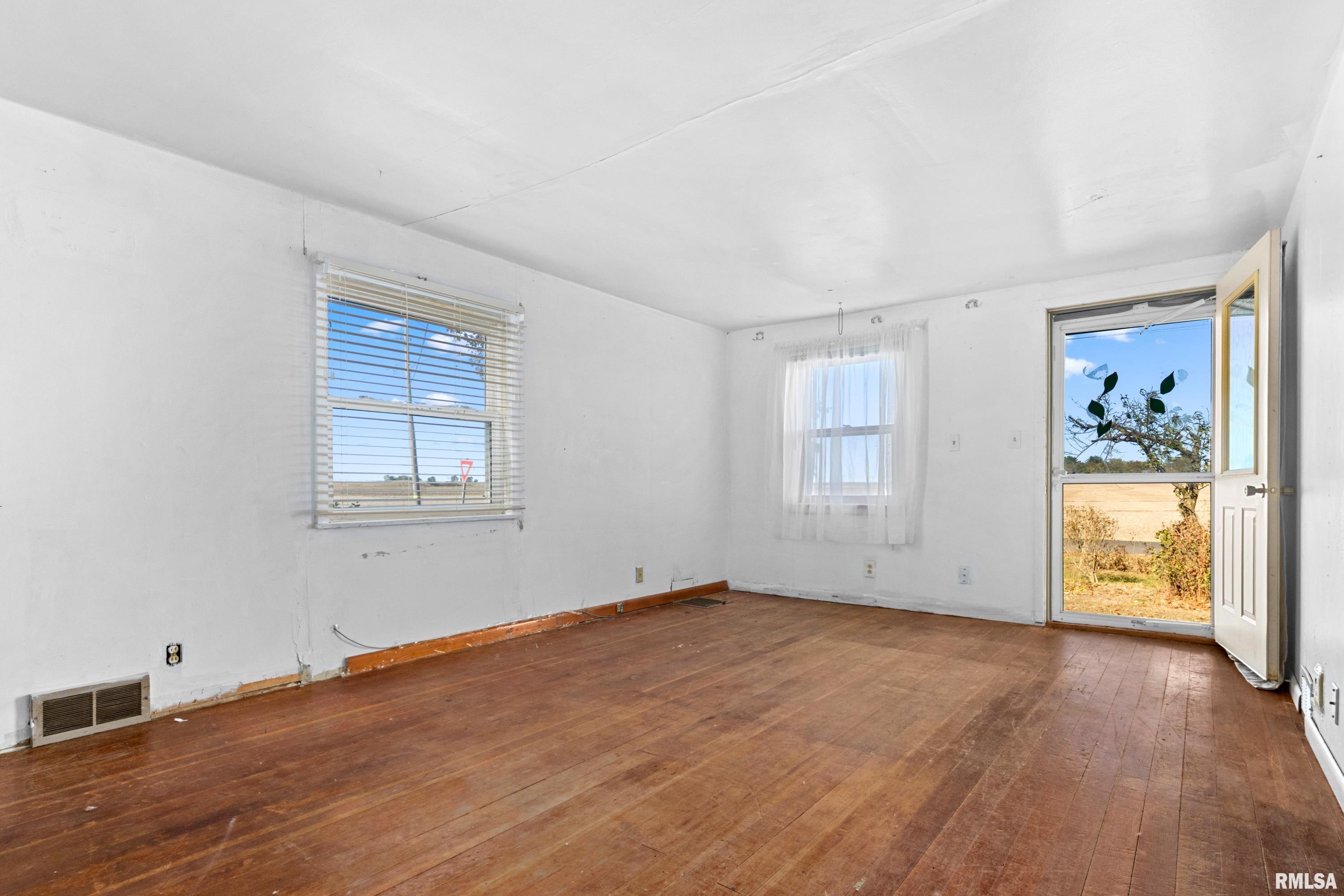 12952 Carter Road Pekin, IL 61554 - Photo 3 of 25