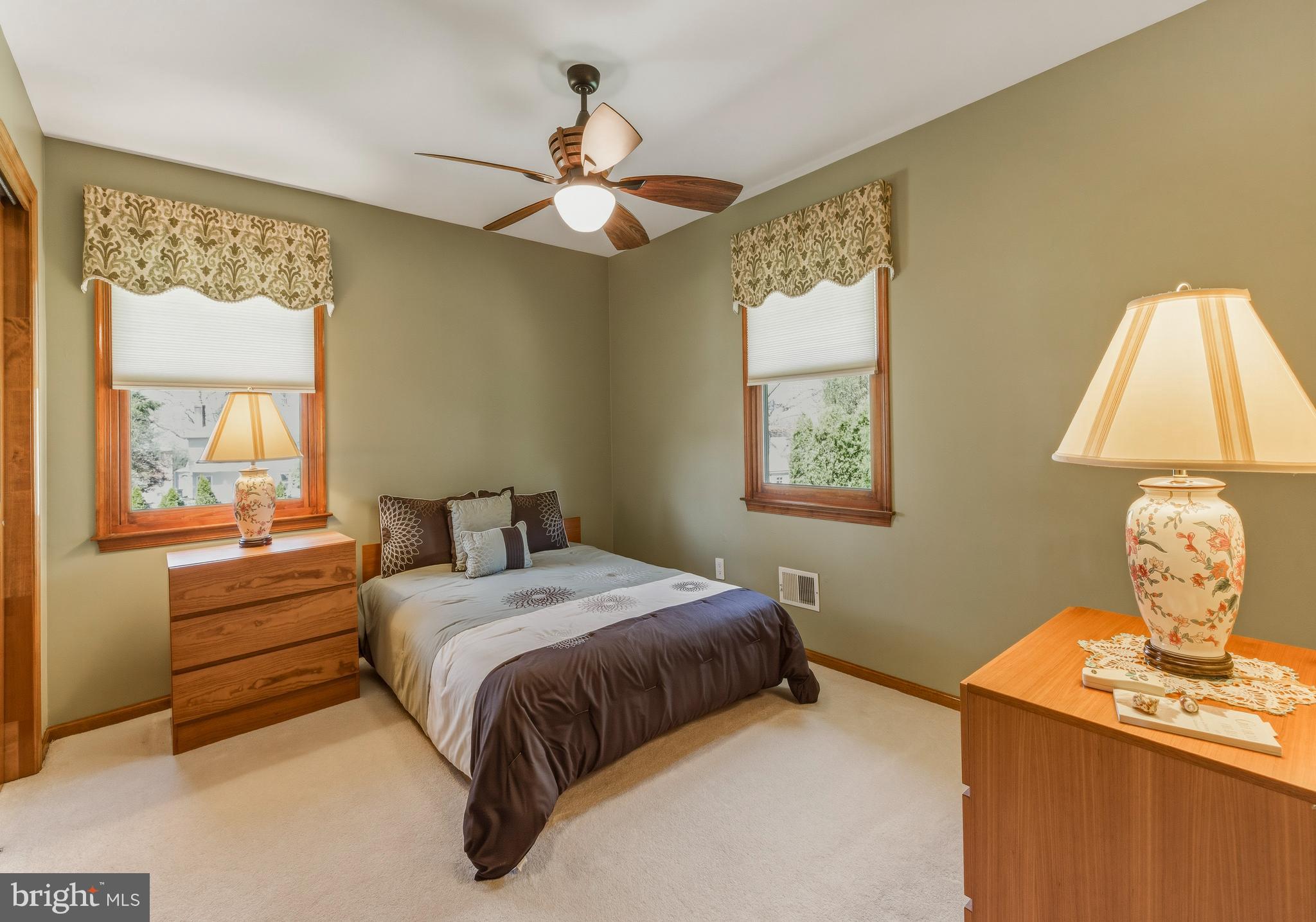 8 Rothschild Court West Deptford, NJ 08096 - Photo 20 of 29 a bedroom with a bed and a chandelier