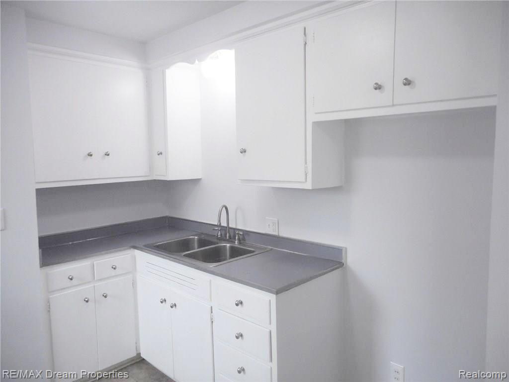 2958 Greenfield Road Berkley, MI 48072 - Photo 21 of 33 20.jpg