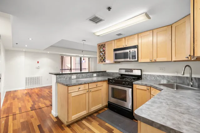 $759,000 | 700 1st Street, Unit 6D, Hoboken, NJ 07030