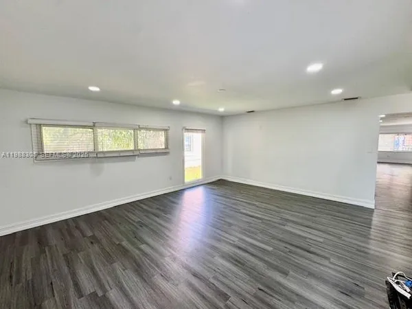 $5,300 | 1128 Southwest 21st Avenue, Miami, FL 33135