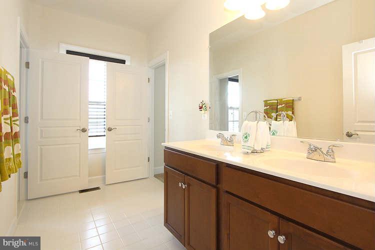 18029 Rubin Manor Lane Sandy Spring, MD 20860 - Photo 28 of 30 Jack & Jill Bathroom