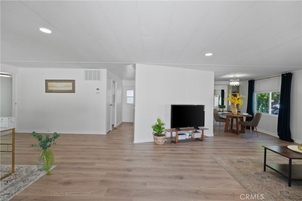 31130 South General Kearny Road, Unit 136 Temecula, CA 92591 - Photo 16 of 65 Welcome in to this wide open space!